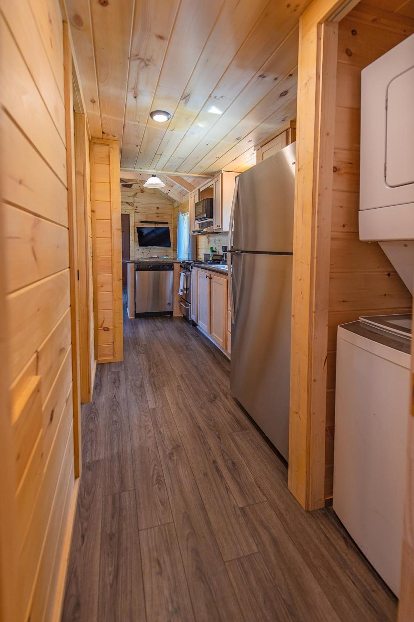 Tiny Cabin Village Private Hot Tub Lynda Cabin Чатануга Екстериор снимка