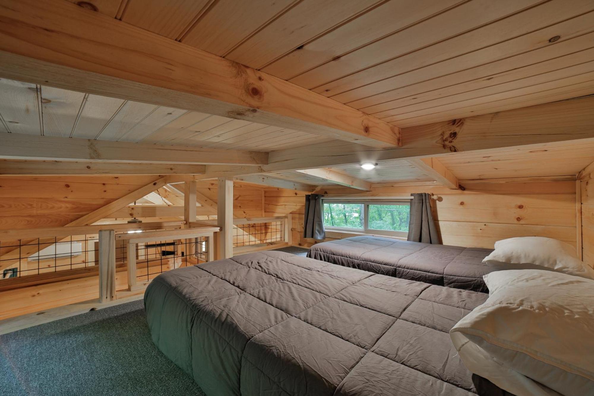 Tiny Cabin Village Private Hot Tub Lynda Cabin Чатануга Екстериор снимка