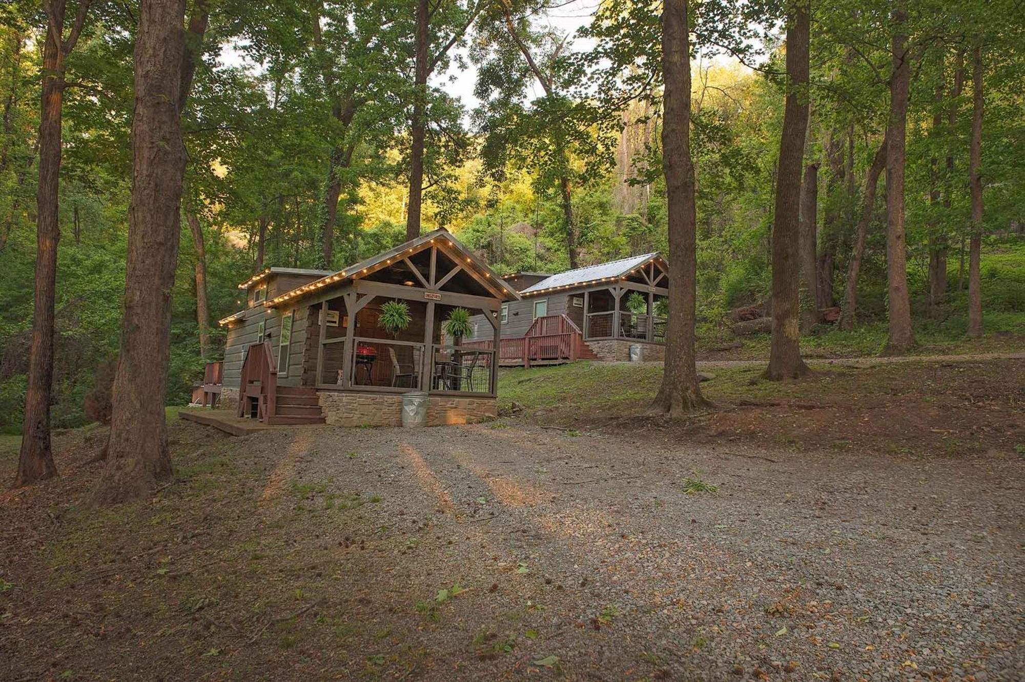 Tiny Cabin Village Private Hot Tub Lynda Cabin Чатануга Екстериор снимка