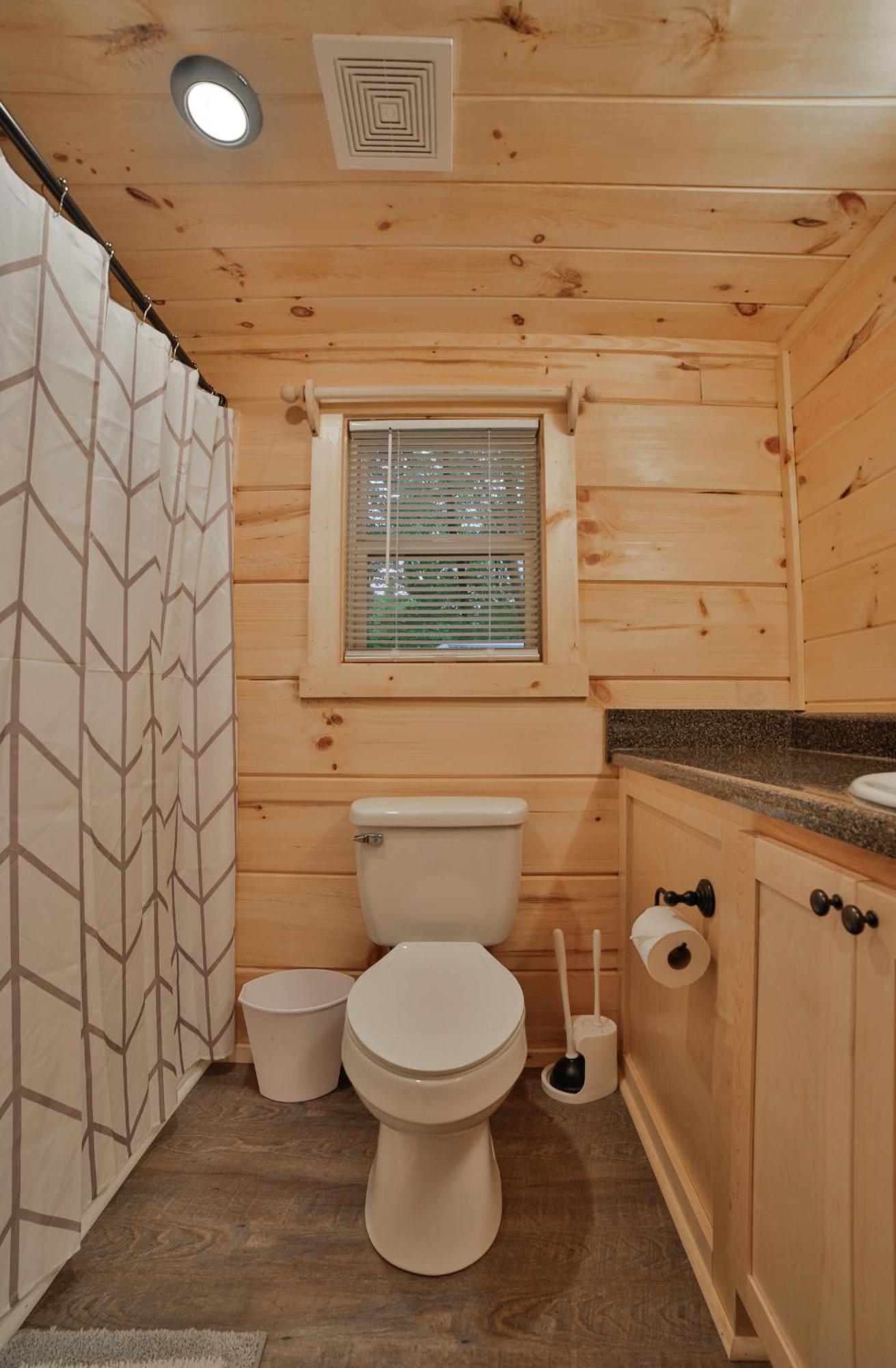 Tiny Cabin Village Private Hot Tub Lynda Cabin Чатануга Екстериор снимка