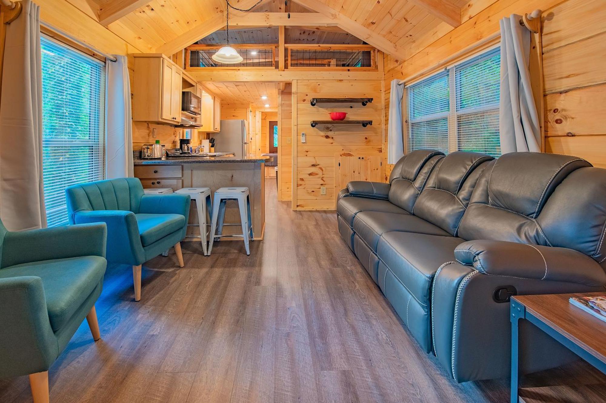 Tiny Cabin Village Private Hot Tub Lynda Cabin Чатануга Екстериор снимка