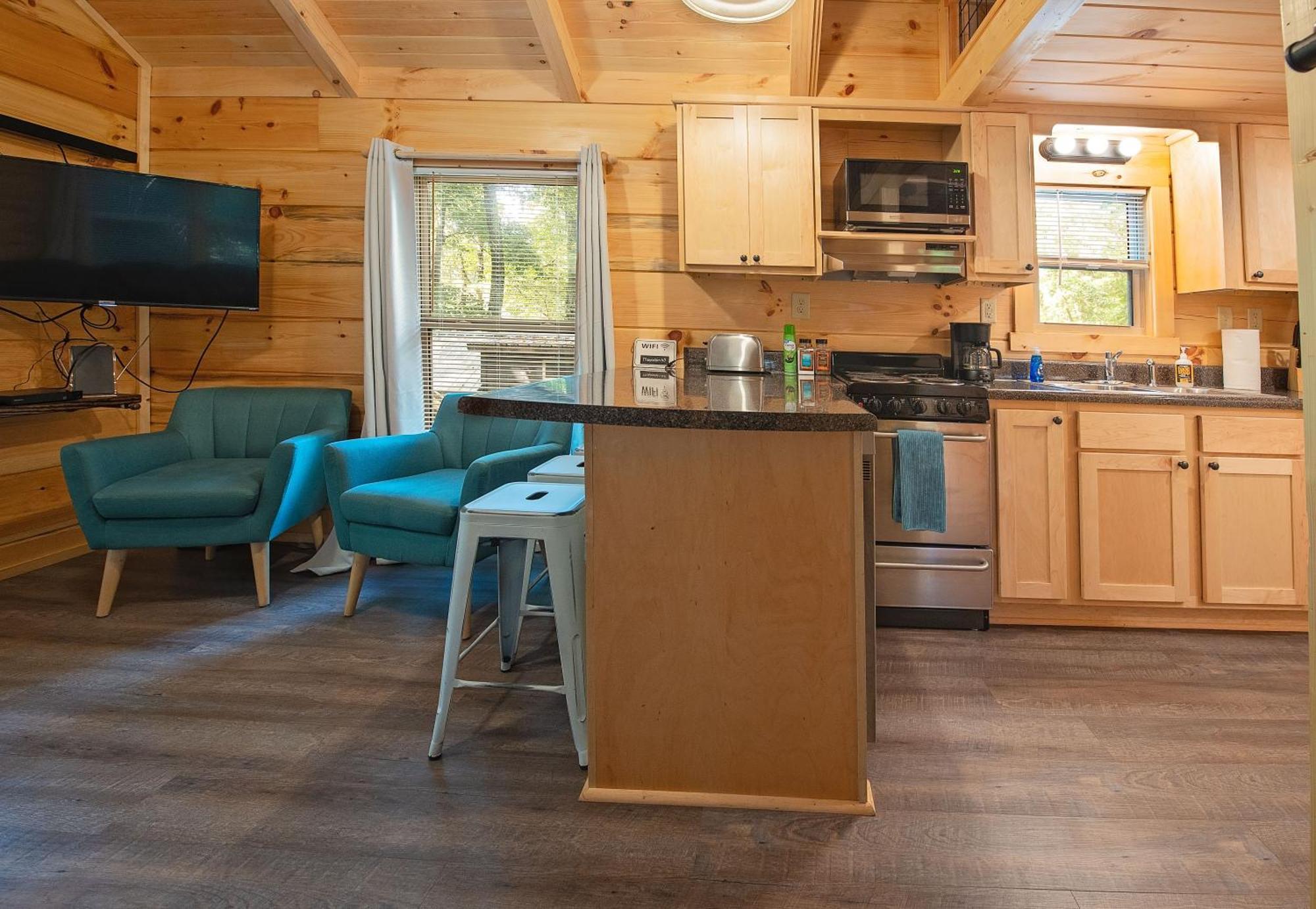 Tiny Cabin Village Private Hot Tub Lynda Cabin Чатануга Екстериор снимка